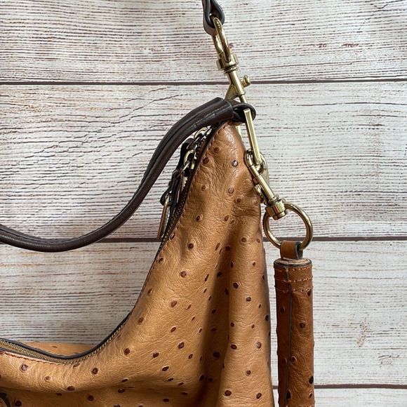 G.I.L.I. LARGE CROSSBODY IN TAN OSTRICH EMBOSSED LEATHER - Picture 4 of 8